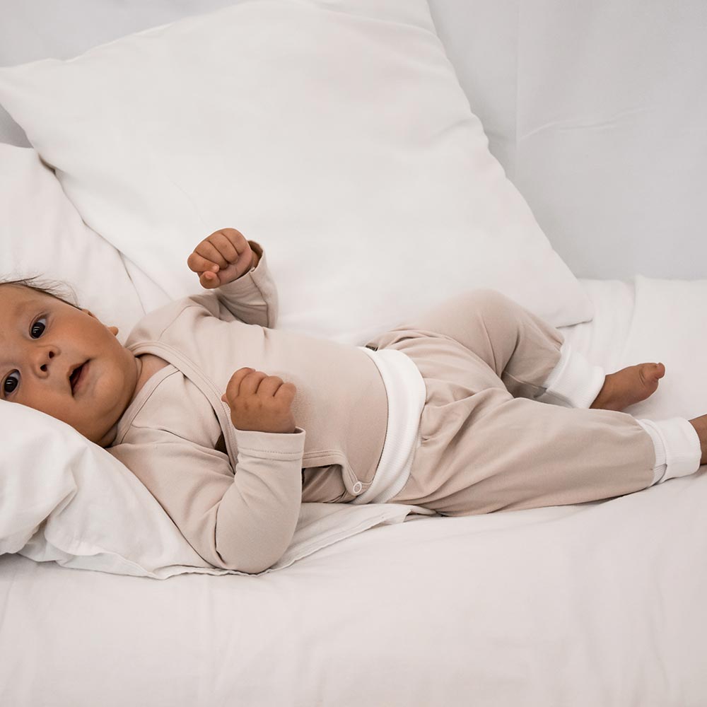 Wickelbody + Hose aus nachhaltigem Bambus – pflegeleicht & praktisch