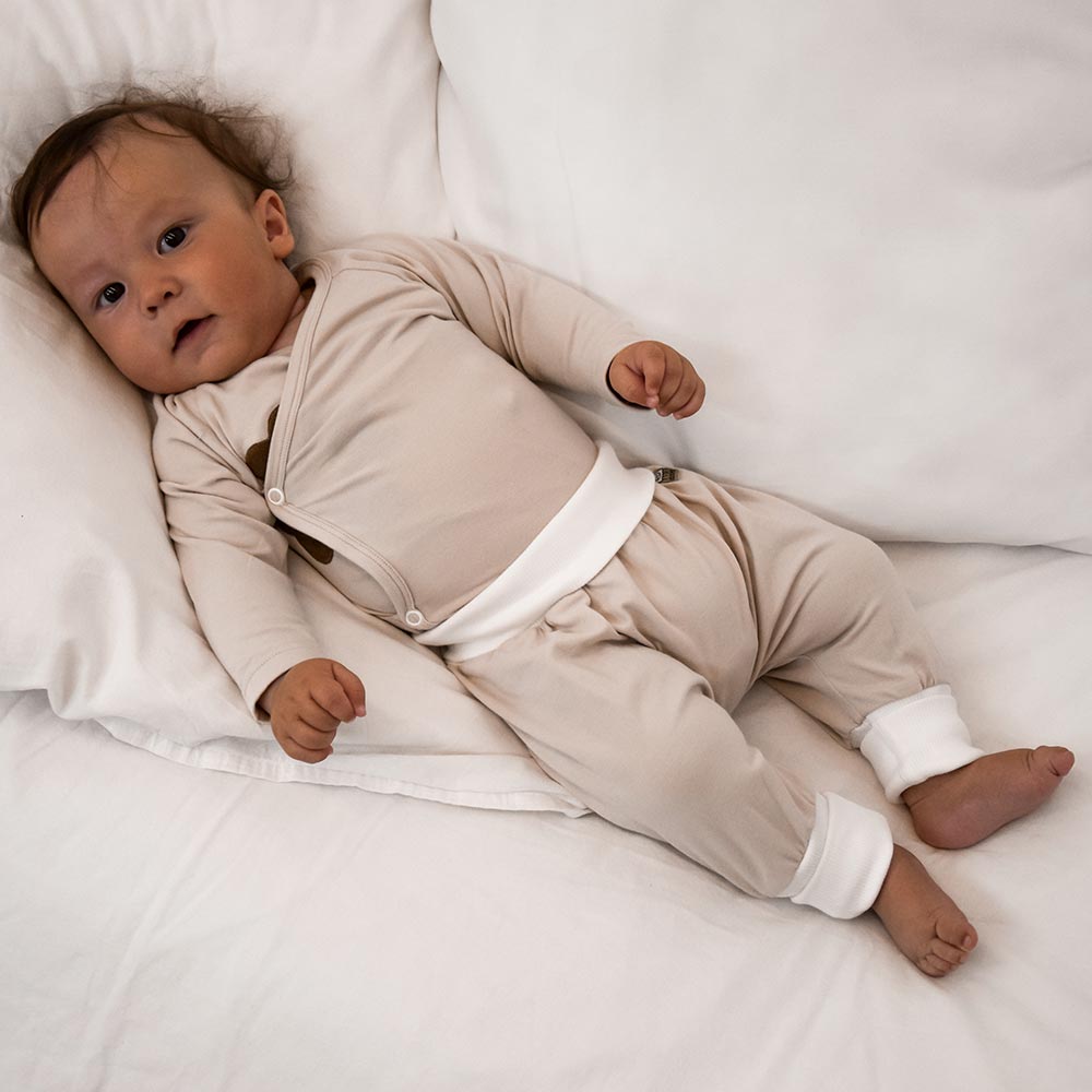 Baby Set Zweiteiler aus dem Material Bambus in Beige – sticklett