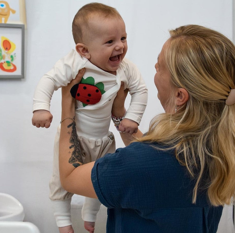 MARY by sticklett – das perfekte Geschenk für neue Mütter oder zur Babyshower. Geschenk für Baby und Mama – smarte Unterstützung mit MARY MOON