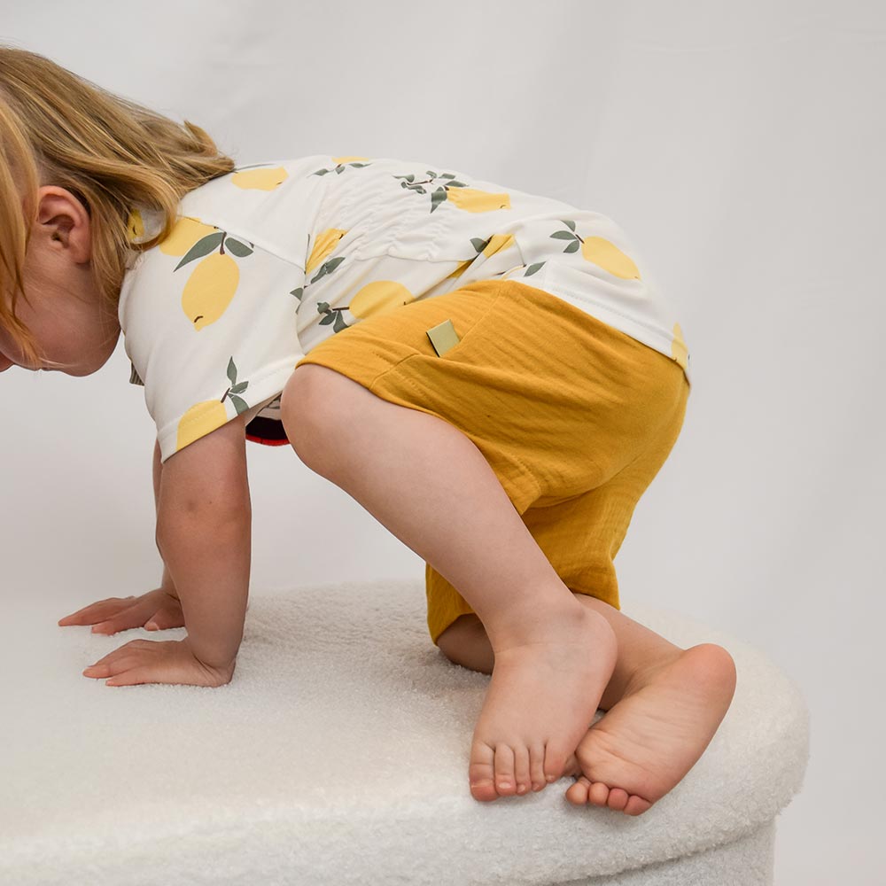 MARY-fähiges Kleinkind Unterhemd mit Zitronendruck – ideal für warme Nächte