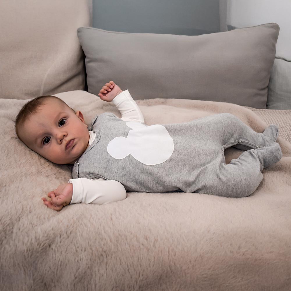 Wickel-Schlafanzug für Babys – weich, hochwertig & kompatibel mit MARY by sticklett und dem KUDDLY Wärmekissen – ideales Geschenk zur Geburt