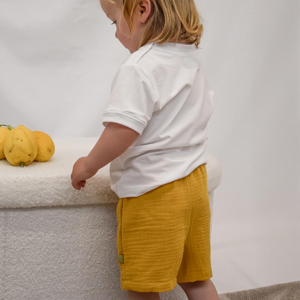 Krabbelshirt für Babys – weiß, weich & rubby-ready rückseite