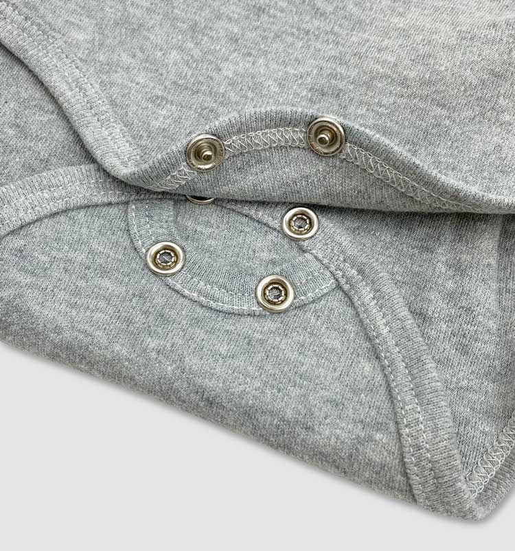 Baby Langarmbody mitwachsend in hellgrau-meliert, weiche Bio Baumwolle