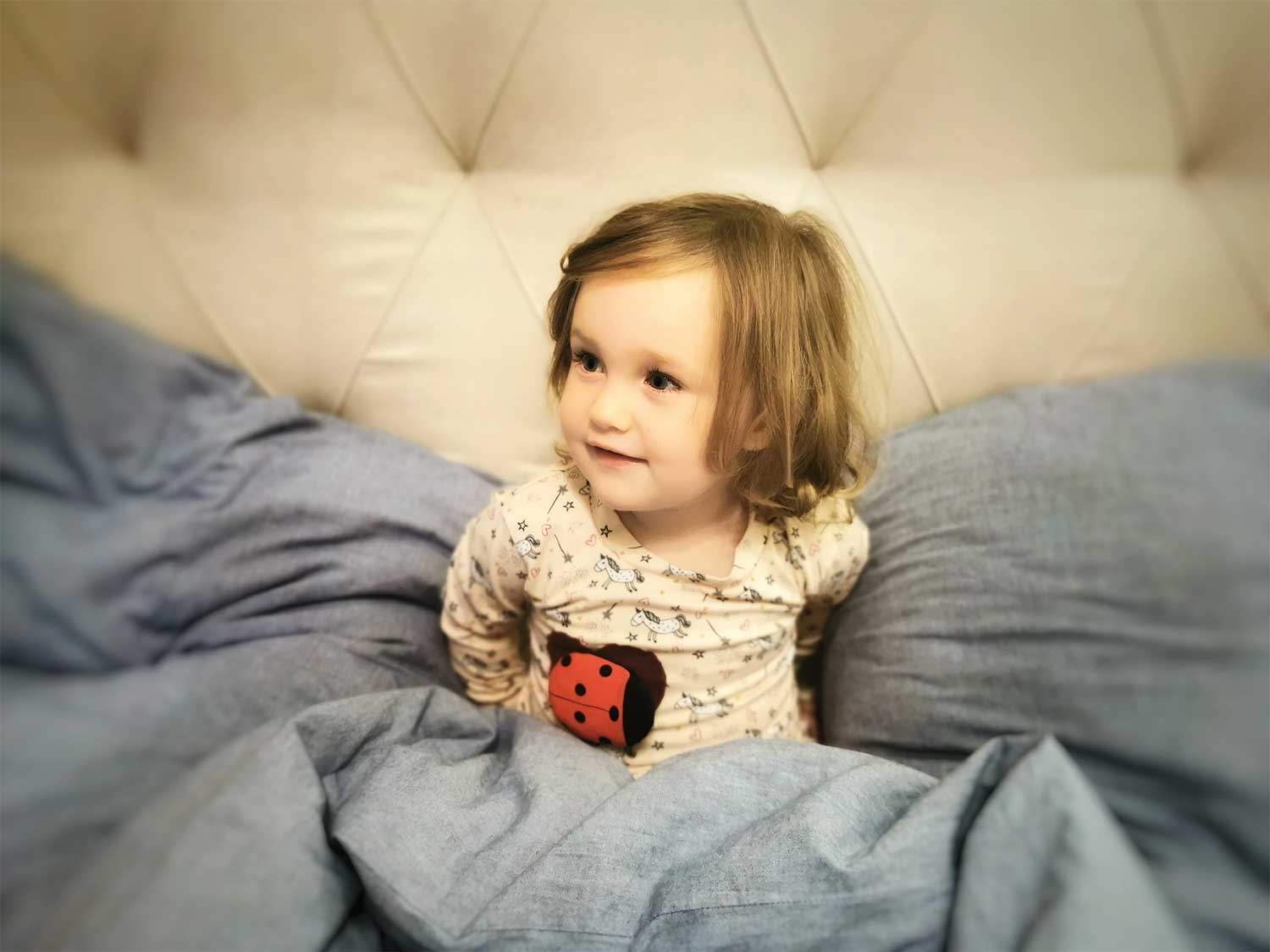 Kinder Nachthemd Einhorn Print in hell rosa | sticklett Online Store.