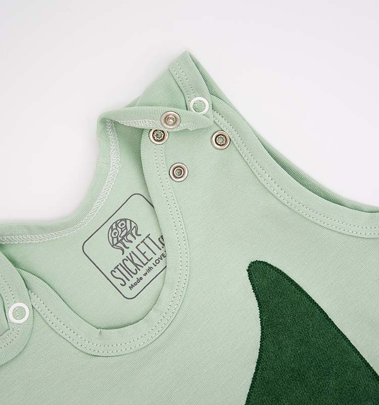 Babykleidung mit verlängerbaren Trägern, nickelfreie Druckknöpfe