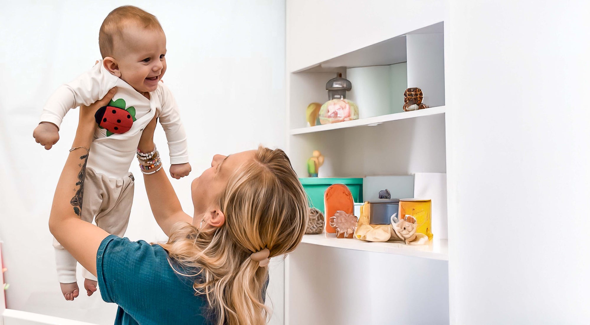 Baby mit Mutter 
