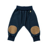 Baby Krabbelhose in Cord Optik mit einem mitwachsenden Bund für einen bequemen Tragekomfort 