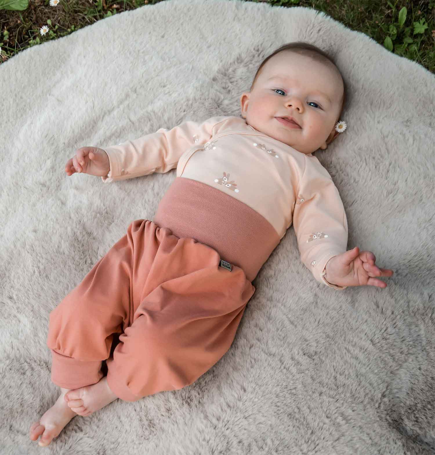 2-teiliges Babyoutfit – Wickelbody zur Sensorfixierung & komfortable Hose