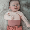 Baby Wickelbody langarm mit Hasen Print in lachs
