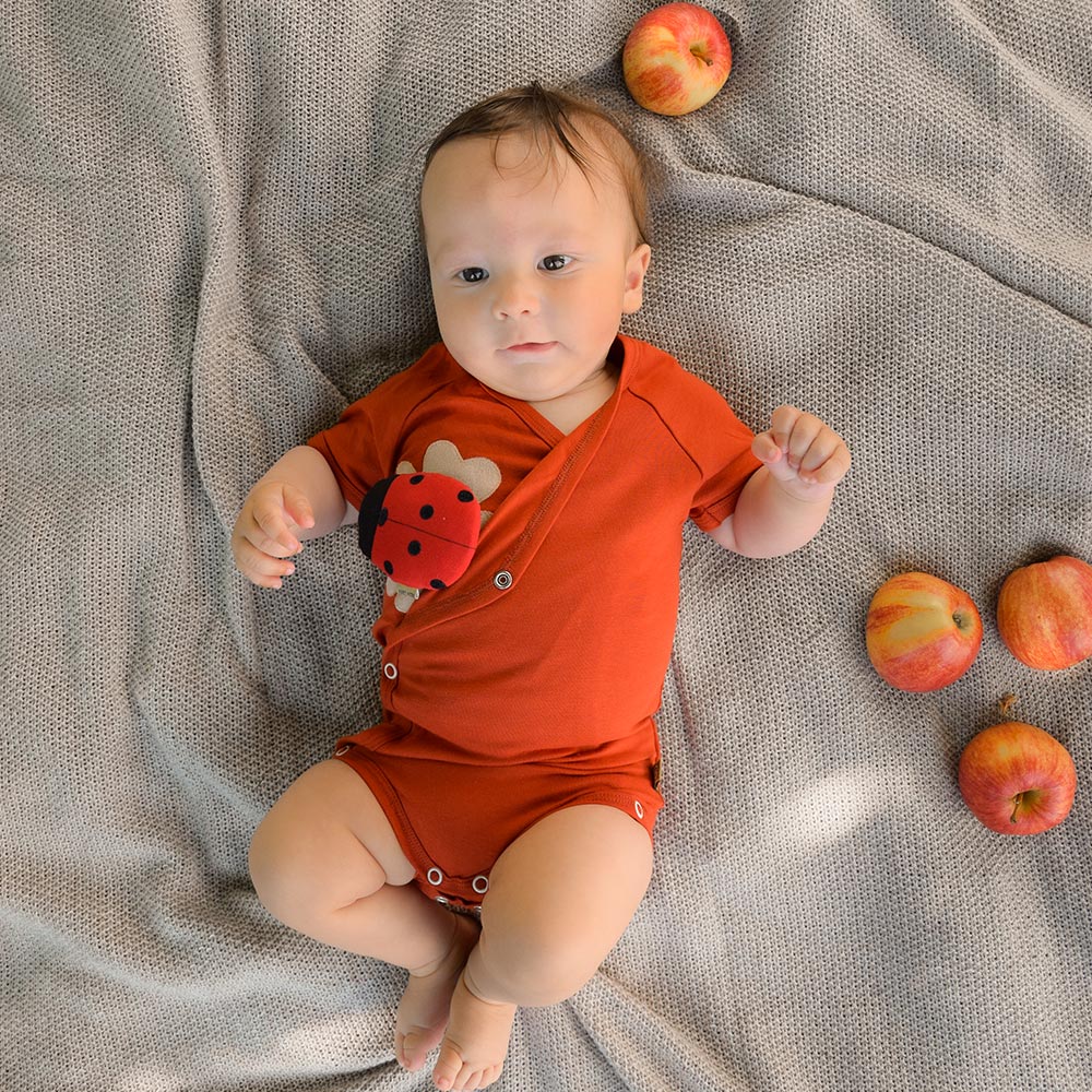 Wickelbody für Neugeborene – perfektes Geschenk zur Geburt oder Babyparty