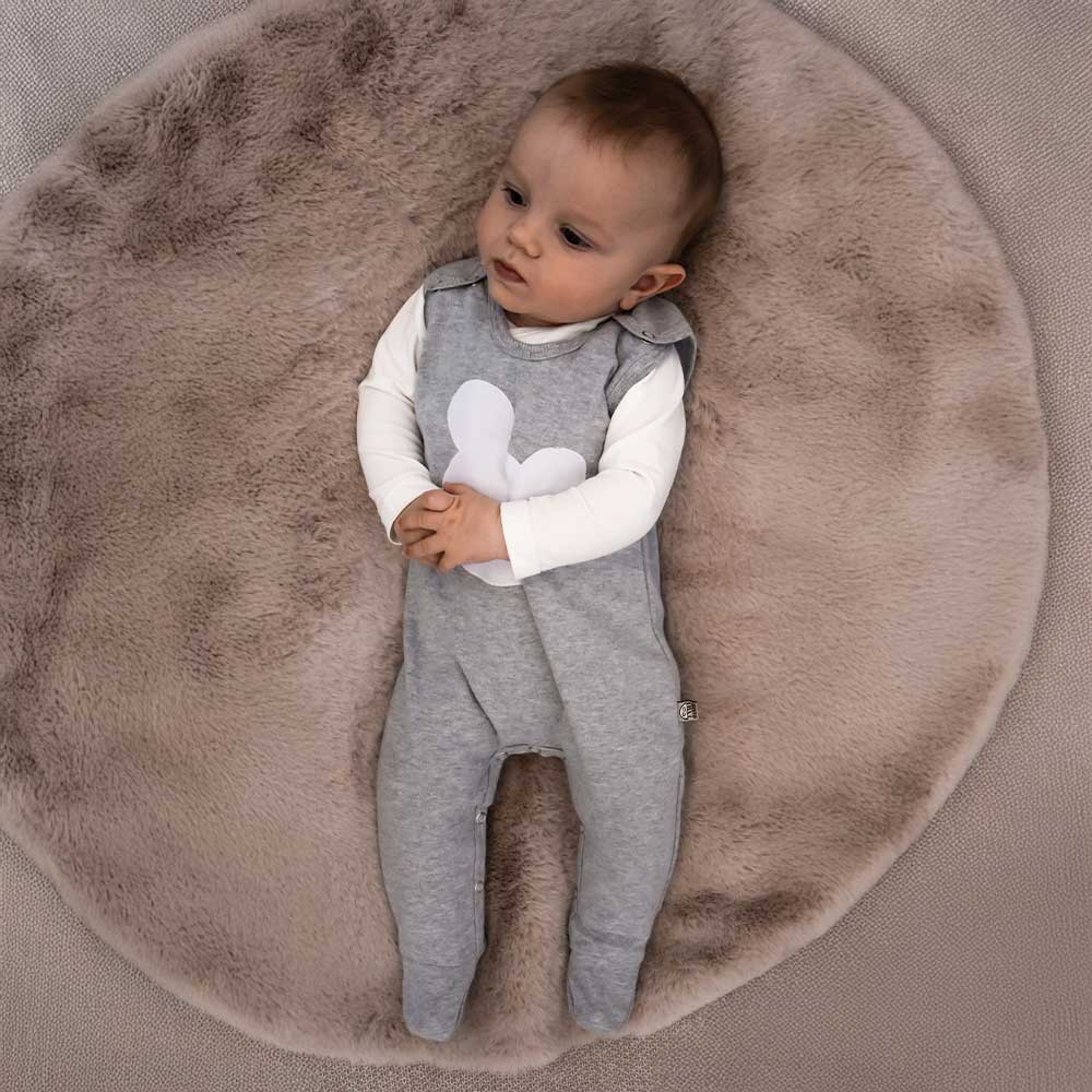 Graues Babygeschenk-Set – 3-teilig, praktisch & durchdacht