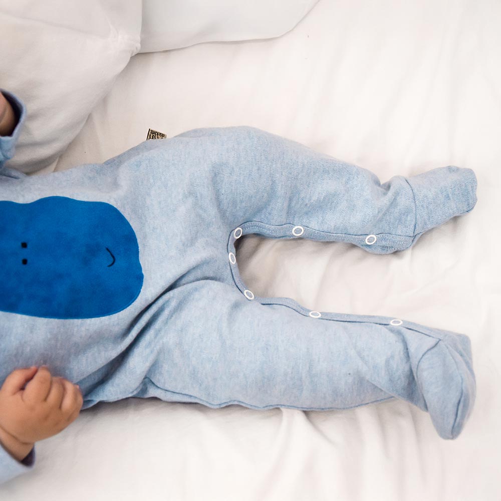 Richtiges Geschenk zur Geburt eines Jungen – Babyset in Blau, funktional & hübsch
