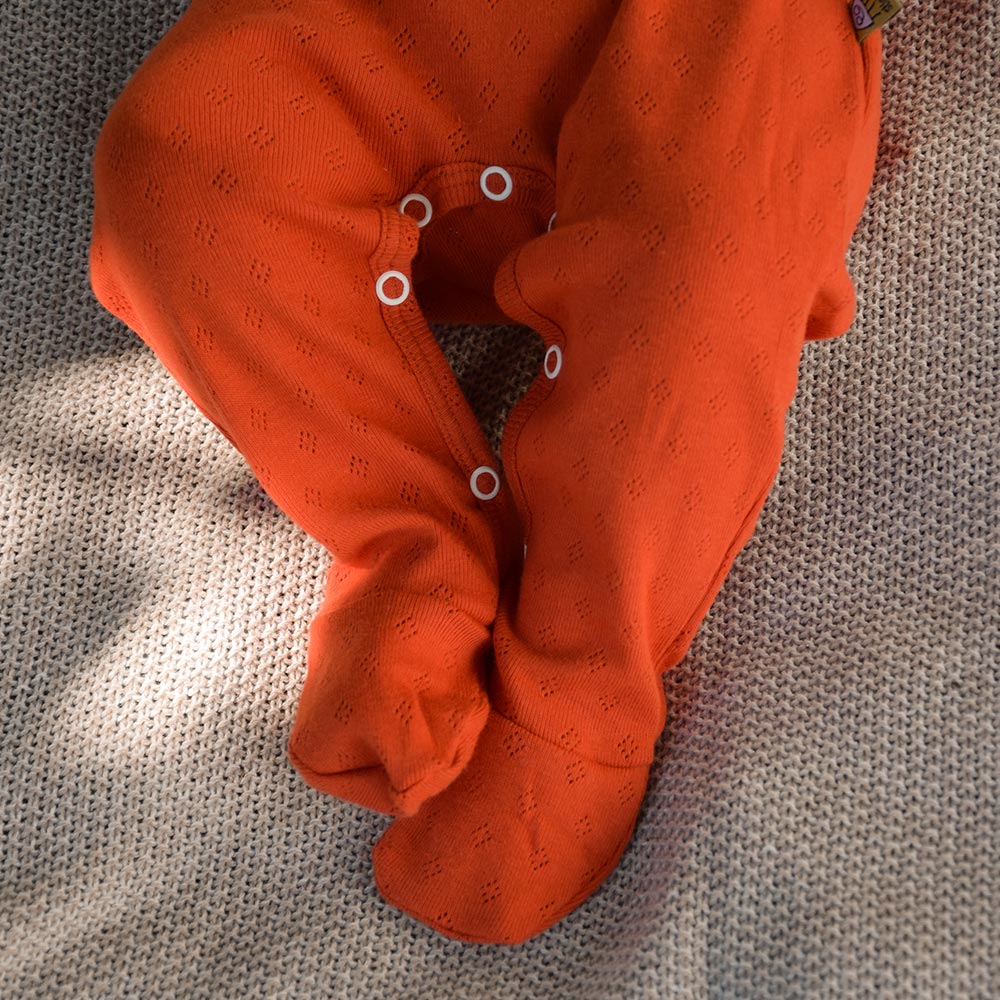 Überraschung zur Geburt – funktionales & stilvolles Babyset in Rot