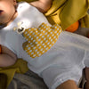 Geschenkidee für Babys & Kinder – Musselin Kleidung mit Funktion für Alltag & Spiel