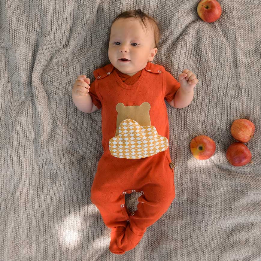 3-teiliges Newborn-Set in Rot: Wickelbody, Strampler & Wärmekissen – für MARY by sticklett geeignet, perfekt als Geschenk zur Geburt oder Babyparty