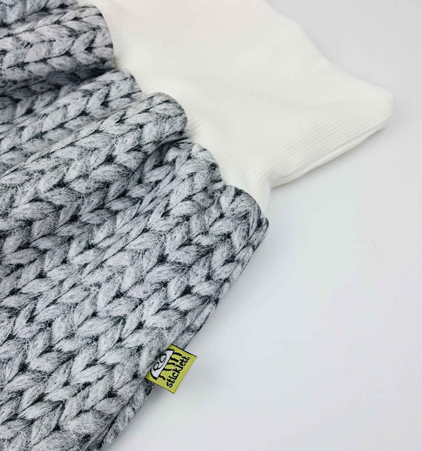 Pucksack - Strampelsack grau in Strick-Optik | sticklett Online Store.