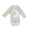 Baby Wickelbody mit Kratzschutz in grau-beige | sticklett Online Store.