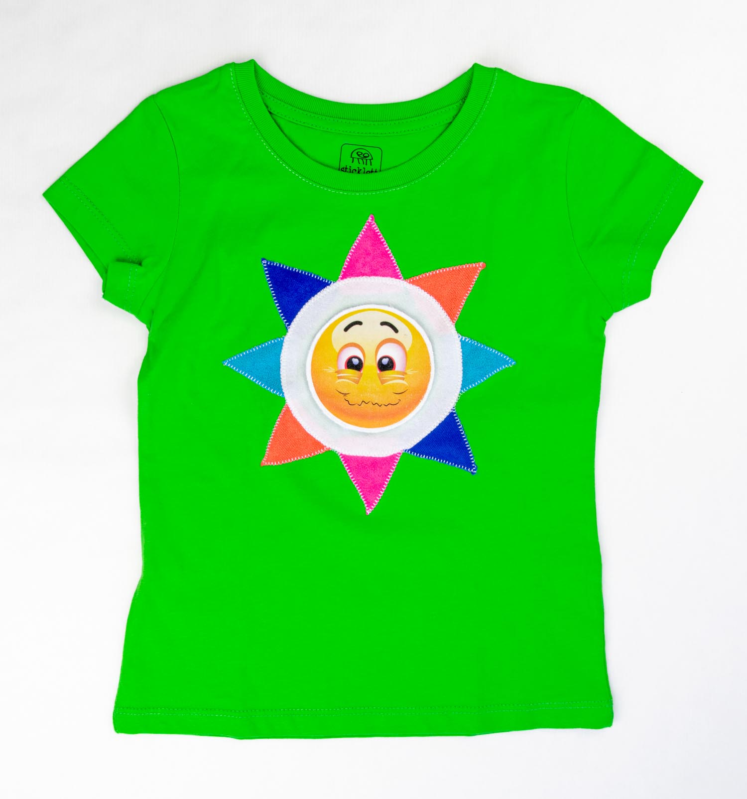 T-Shirt grün mit bunter Sonne kurzarm | sticklett Online Store.
