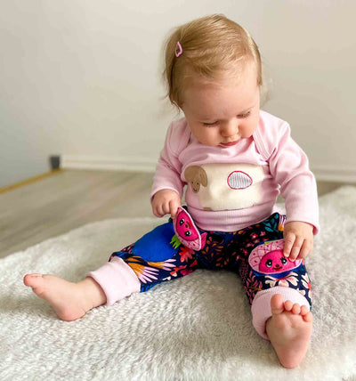 Quietschende Knie-Applikation Beere | sticklett Online Store.