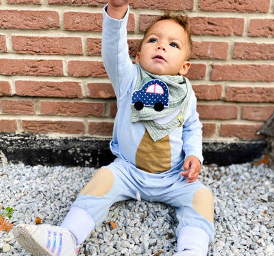 Flauschige Krabbelhose Sweat hellblau | sticklett Online Store.