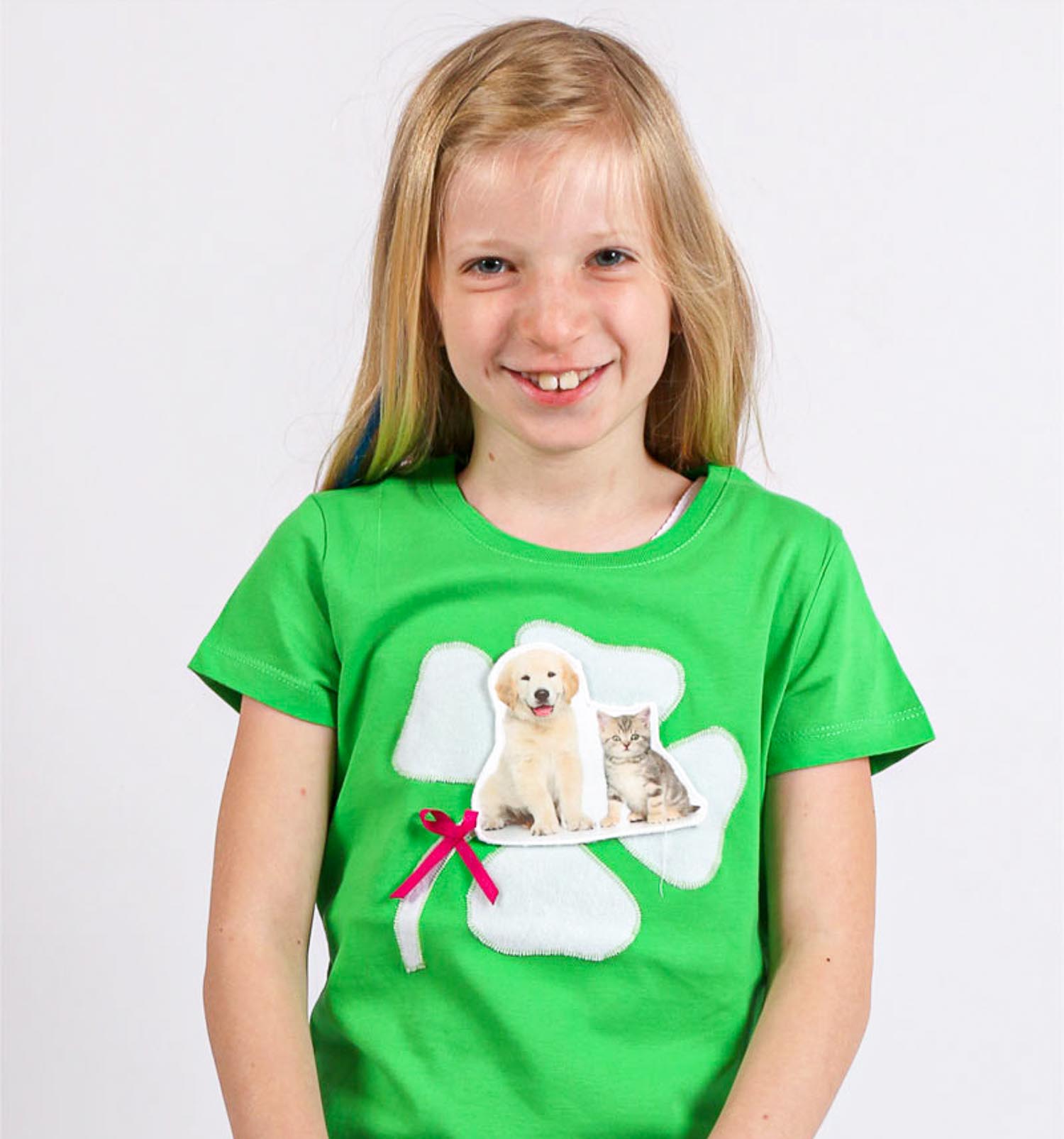Mädchen T-Shirt in grün mit Vierklee - langarm - kurzarm | sticklett Online Store.